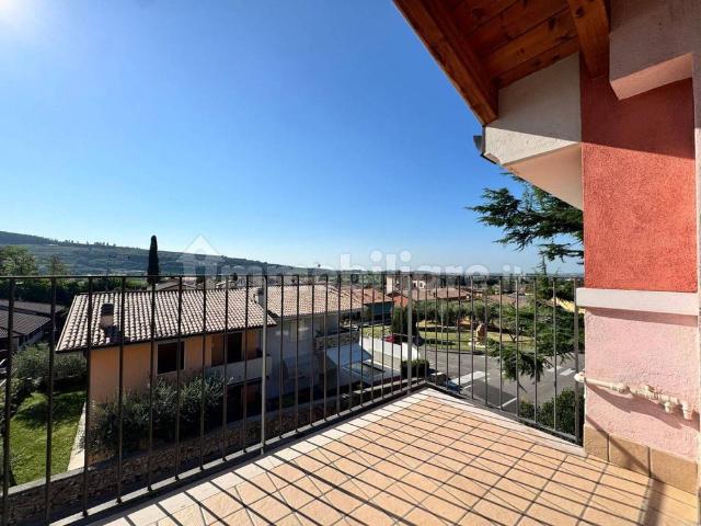 Attico ottimo stato, 95 m², Centro, San Pietro in Cariano
