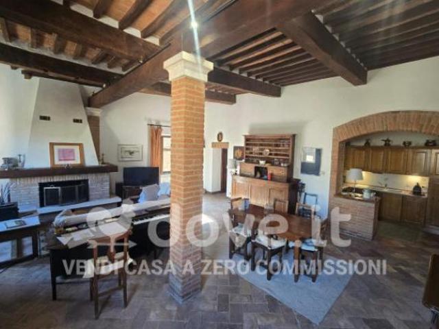Attico / Mansarda di 160 m con 5 locali in vendita a Montepulciano