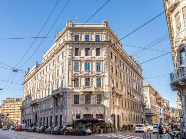 Attico / Mansarda di 310 m con 5 locali e box auto in affitto a Milano