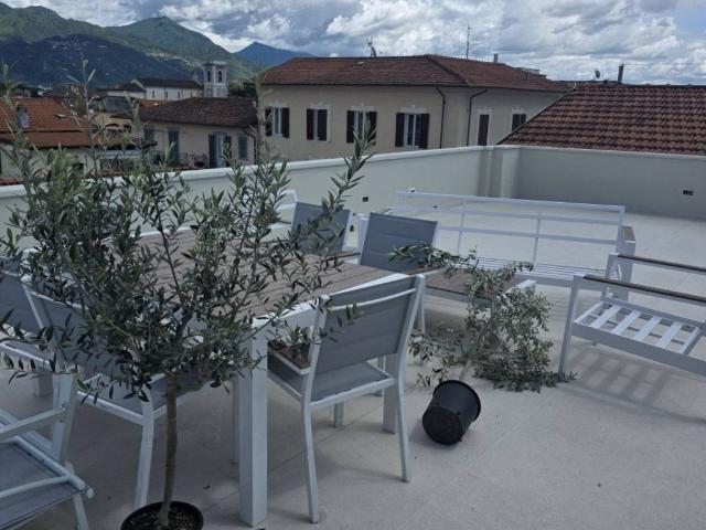Attico / Mansarda in affitto a Forte dei Marmi LU
