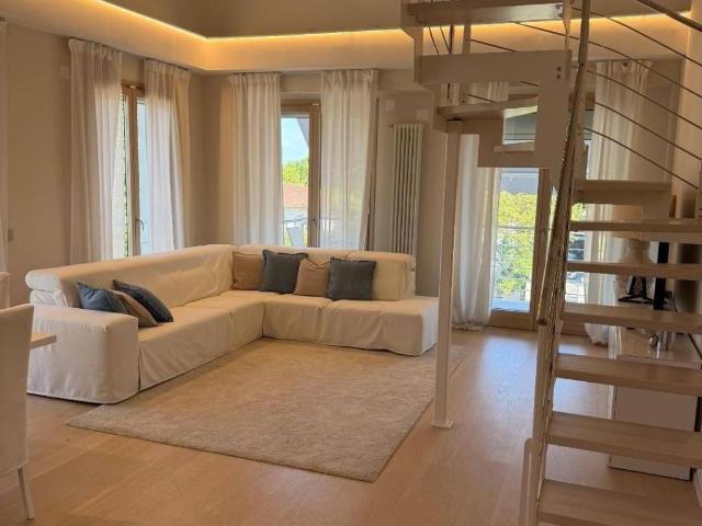 Attico / Mansarda in affitto a Forte dei Marmi LU