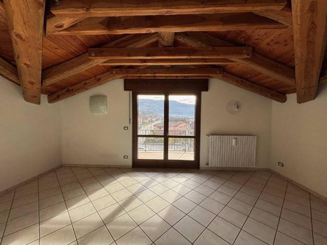 Attico / Mansarda in affitto a Pinasca TO