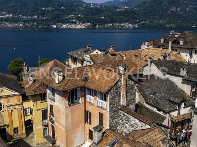 Attico / Mansarda in vendita a Orta San Giulio NO