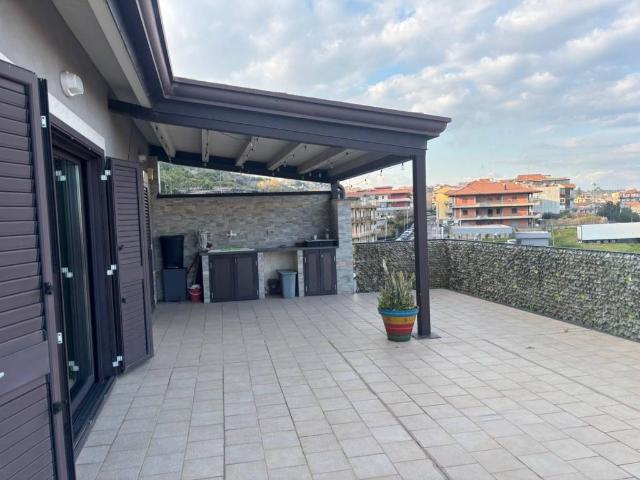 Attico / Mansarda in vendita a Aci Catena CT