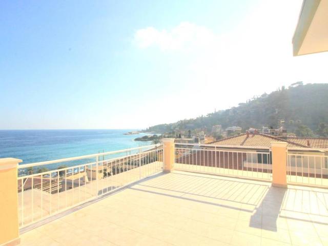 Attico / Mansarda in vendita a Bordighera IM