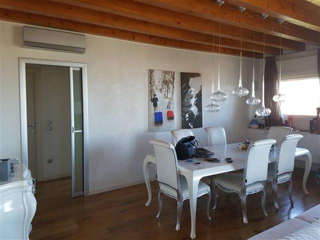 Attico / Mansarda in vendita a Desenzano del Garda BS