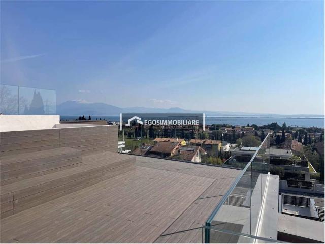 Attico / Mansarda in vendita a Desenzano del Garda BS