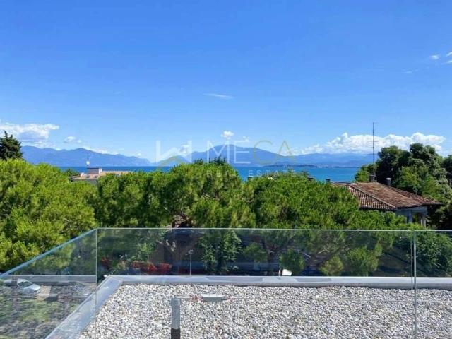 Attico / Mansarda in vendita a Desenzano del Garda BS