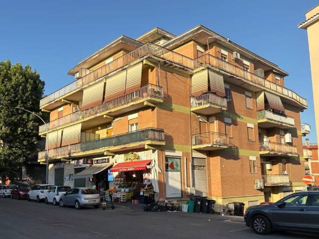 Attico / Mansarda in vendita a Guidonia Montecelio RM