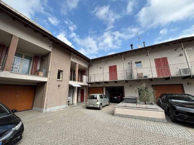 Attico / Mansarda in vendita a Gazzada Schianno VA