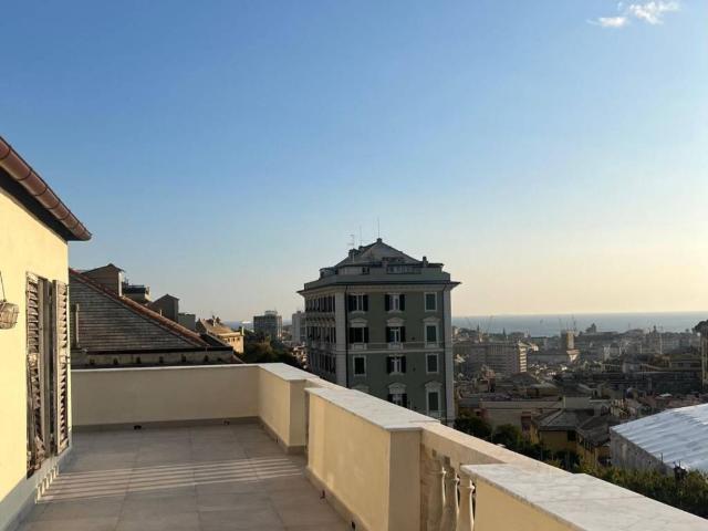 Attico / Mansarda in vendita a Genova GE
