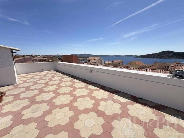 Attico / Mansarda in vendita a La Maddalena OT