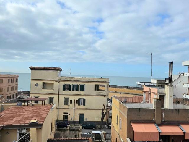 Attico / Mansarda in vendita a Ladispoli RM