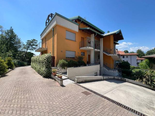 Attico / Mansarda in vendita a Leggiuno VA