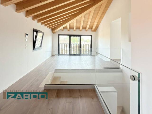 Attico / Mansarda in vendita a Loria TV