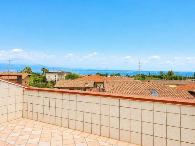 Attico / Mansarda in vendita a Padenghe sul Garda BS