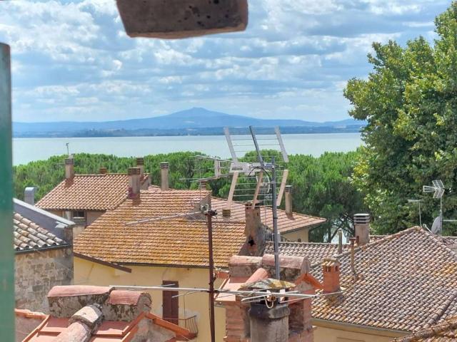 Attico / Mansarda in vendita a Passignano sul Trasimeno PG