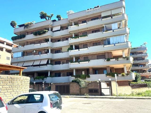 Attico / Mansarda in vendita a Pomezia RM