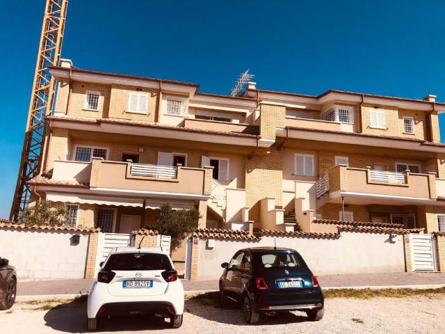 Attico / Mansarda in vendita a Pomezia RM