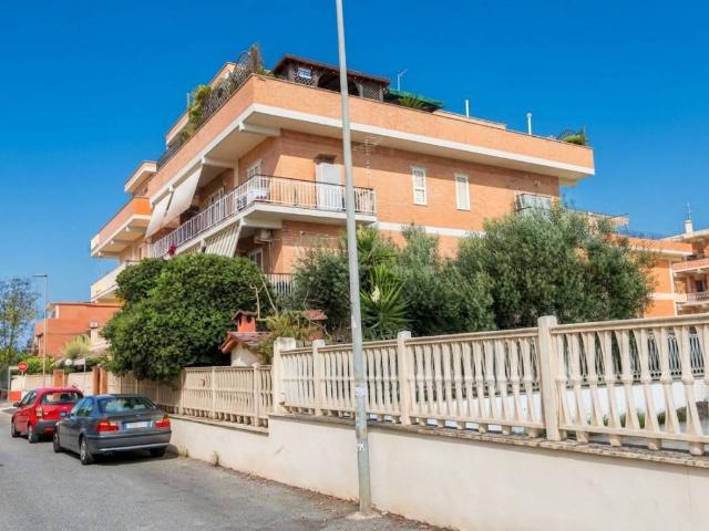 Attico / Mansarda in vendita a Pomezia RM
