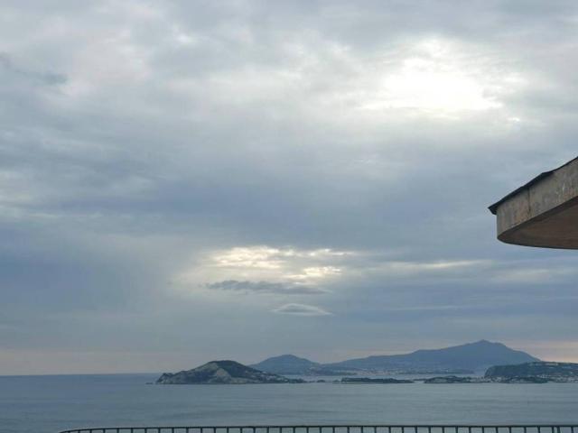 Attico / Mansarda in vendita a Pozzuoli NA
