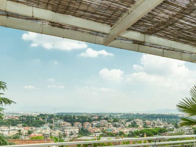 Attico / Mansarda in vendita a Roma RM