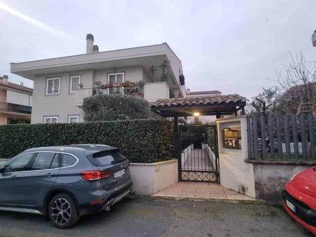 Attico / Mansarda in vendita a Roma RM