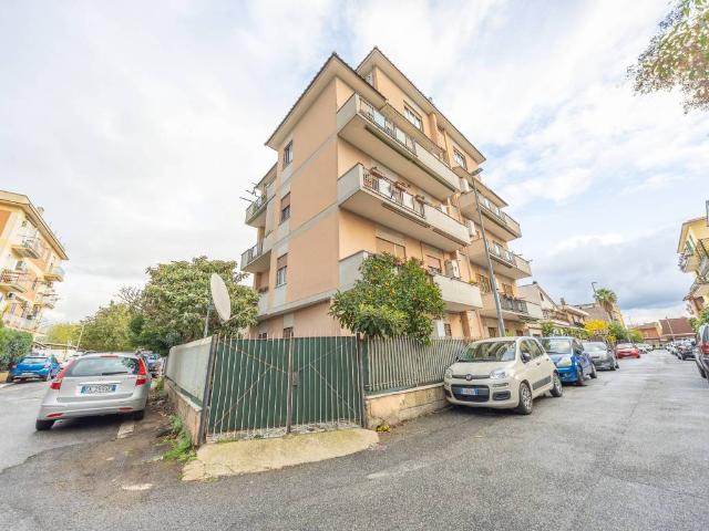 Appartamento in vendita a Roma RM