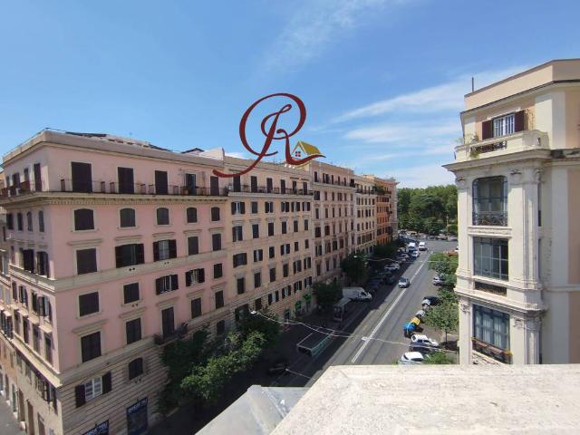 Attico / Mansarda in vendita a Roma RM