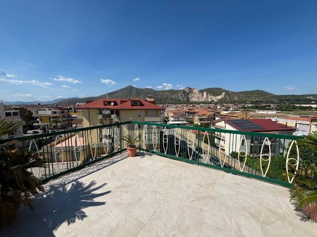 Attico / Mansarda in vendita a San Prisco CE