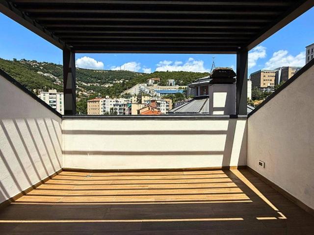 Attico / Mansarda in vendita a Trieste TS