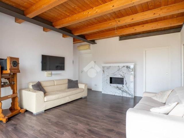 Attico / Mansarda in vendita a Villafranca di Verona VR