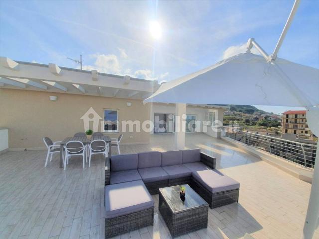 Attico nuovo, 140 m², Tropea