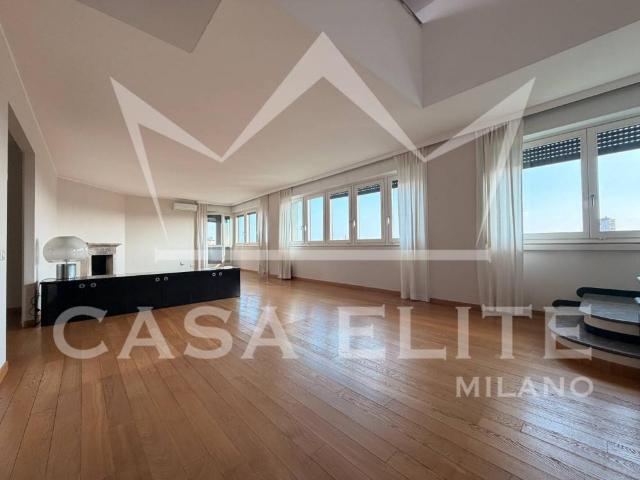 Attico PLURILOCALE in affitto a Milano Mi