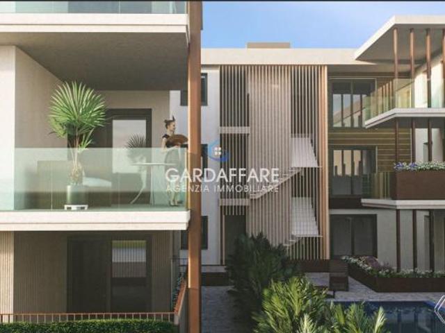 Attico quadrilocale con terrazzo sundeck vista lago !
