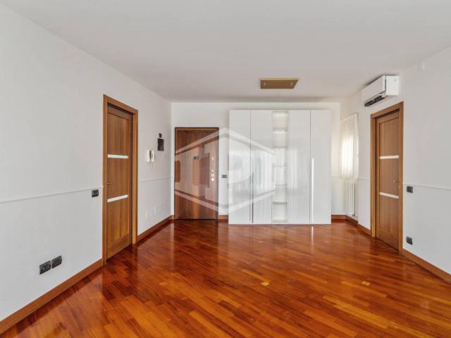 Attico via De Amicis 39, Corso Genova, Milano