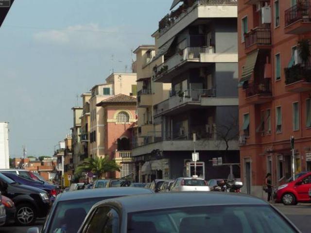 Attico via delle Robinie 112, Centocelle, Roma