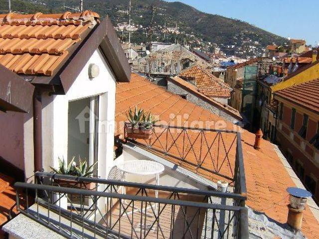 Attico via Vittorio Veneto 58, Centro, Alassio