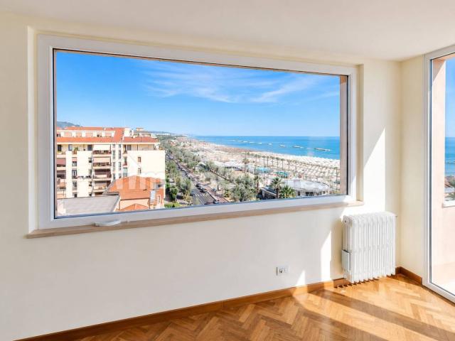 Attico viale della Riviera 125, Lungomare Strada Parco, Pescara