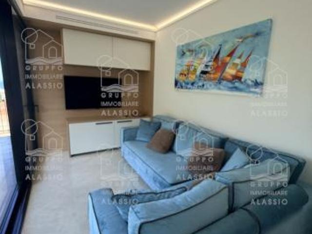 Attico vista mare in vendita ad Alassio