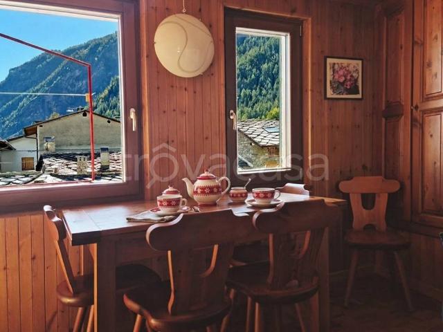 Attico/mansarda in vendita a Courmayeur via della Vittoria, 7