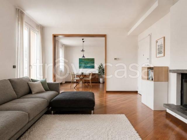 Villa bifamiliare in vendita a Bovolenta via Giuseppe Garibaldi 10