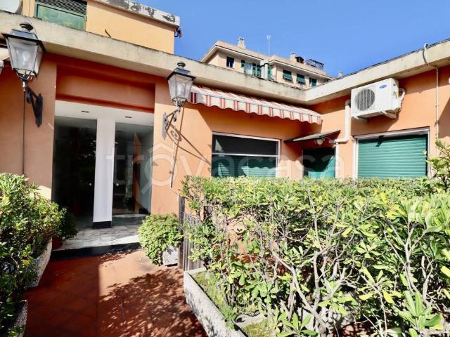 Attico/mansarda in vendita a Genova via Faliero Vezzani, Rivarolo