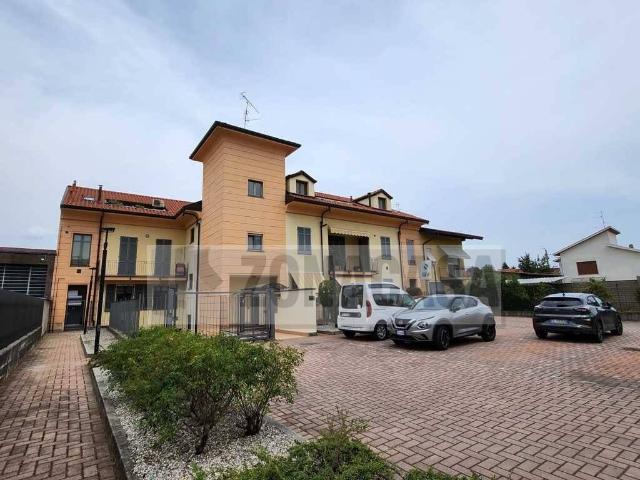 Attico/mansarda in vendita a Ferno vicolo Enrico Toti