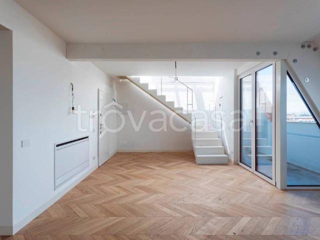 Attico/mansarda in vendita a Milano, Bande Nere