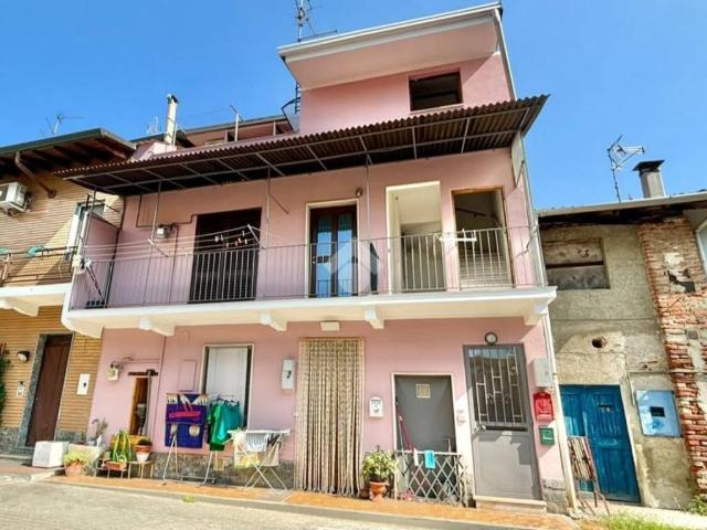 Attico/mansarda in vendita a Novara via Verbano, 64, Veveri