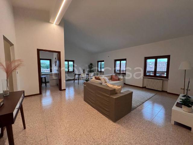 Appartamento in vendita a Peschiera del Garda