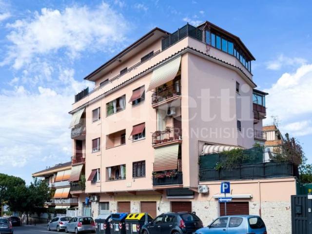 Attico/mansarda in vendita a Roma via dei Colombi, Tor Tre Teste Torre Maura