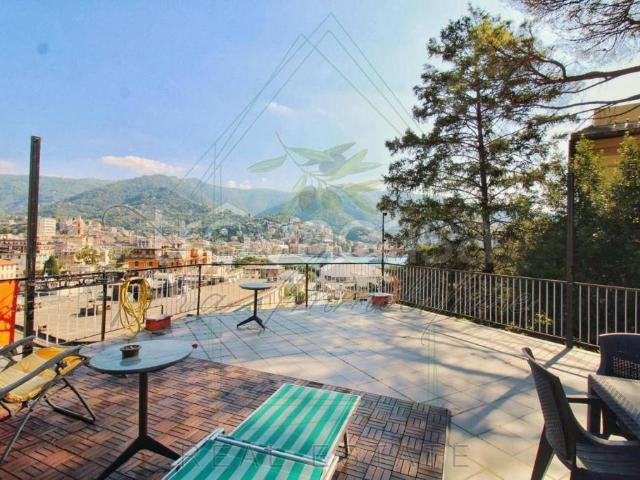 Attico/mansarda in vendita a Rapallo via Amerigo Vespucci, 48, Porto
