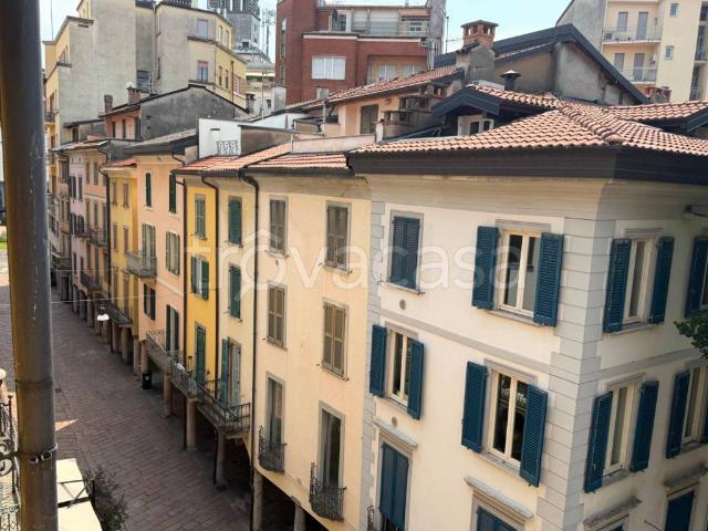 Attico/mansarda in vendita a Varese piazza San Vittore, 8, Centro città